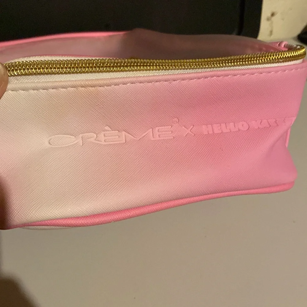 ***NWT*** HELLO KITTY BEAUTY TRAVEL‎ CASE